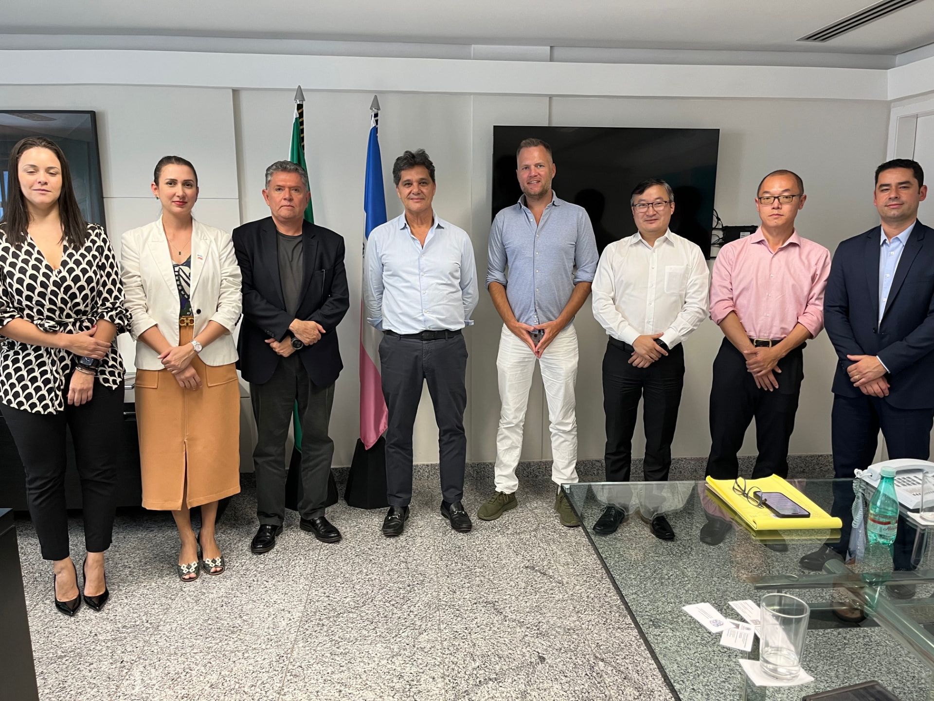 Meeting at a Brazilian state government office